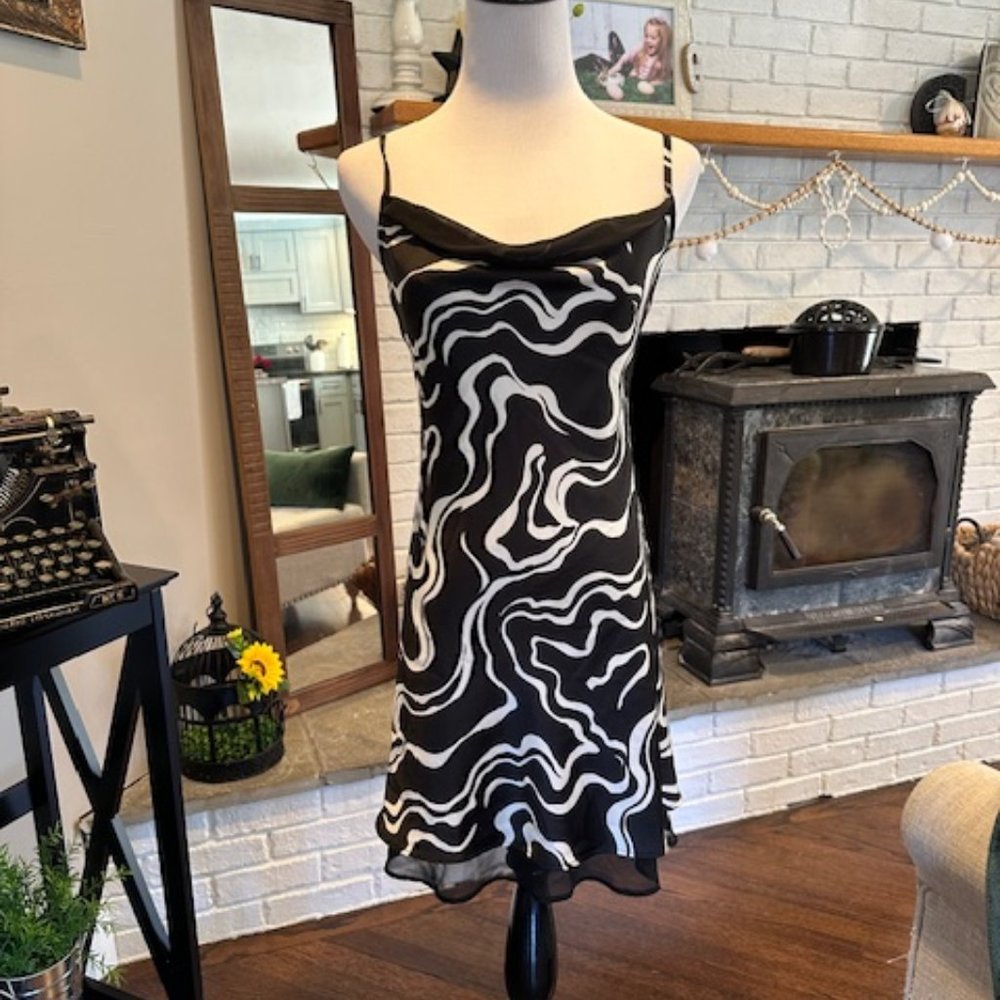 🍁 NWOT Forever 21 Swirl Slip Dress | Size S